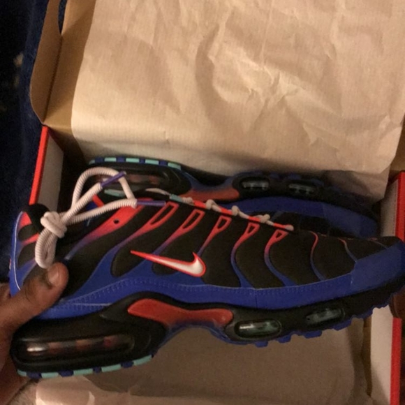 Shoes - Picture 2 of 3